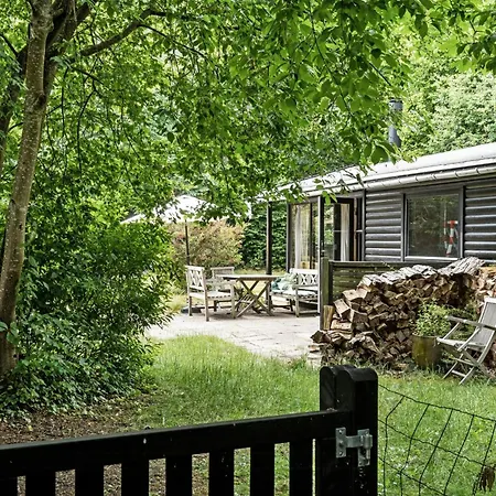 Experience The Simple Life In A Retro Wooden House Feriehus *