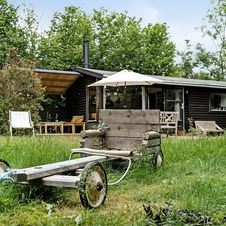 Feriehus Experience The Simple Life In A Retro Wooden House *